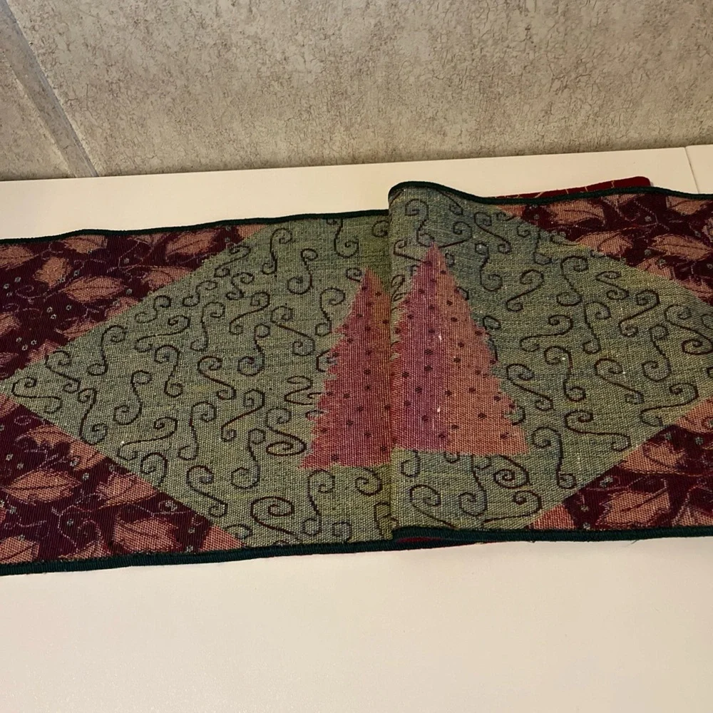 Holiday Table Runner Tapestry Christmas Tree Holly Design Red Green 70x13